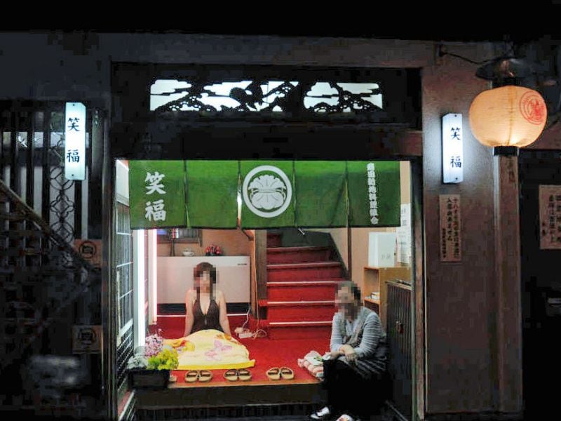 传统店面内的展示台